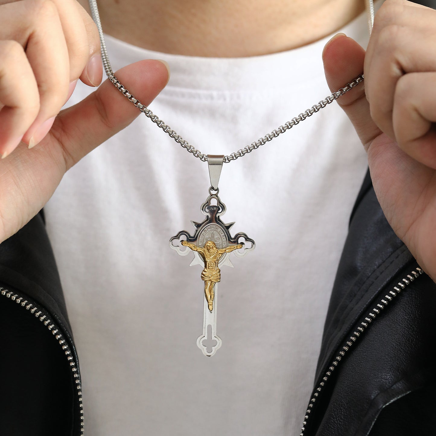 New Retro Cross Pendant Necklace for Men in Titanium Steel
