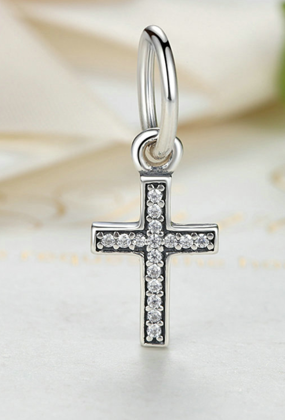 Zircon cross pendant necklace
