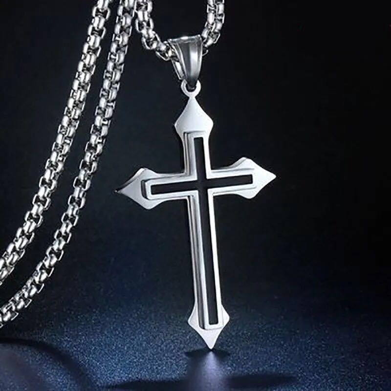 Retro cross pendant necklace with diamonds