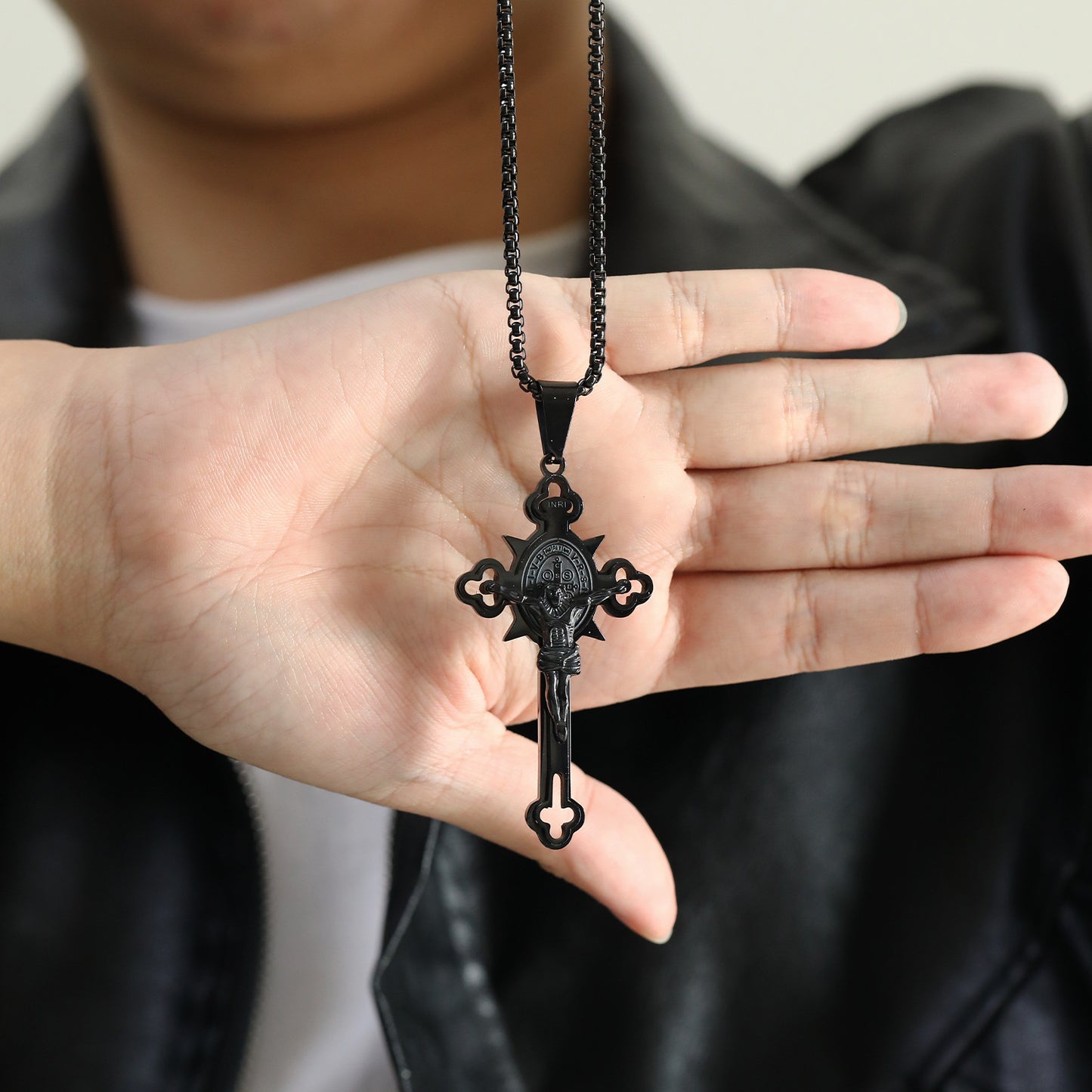 New Retro Cross Pendant Necklace for Men in Titanium Steel
