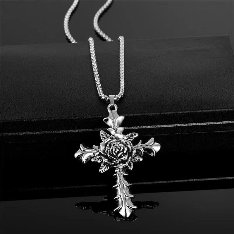 Colar de Diamantes com Cruz Retrô para Homem