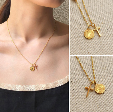 Coin pendant clavicle chain necklace