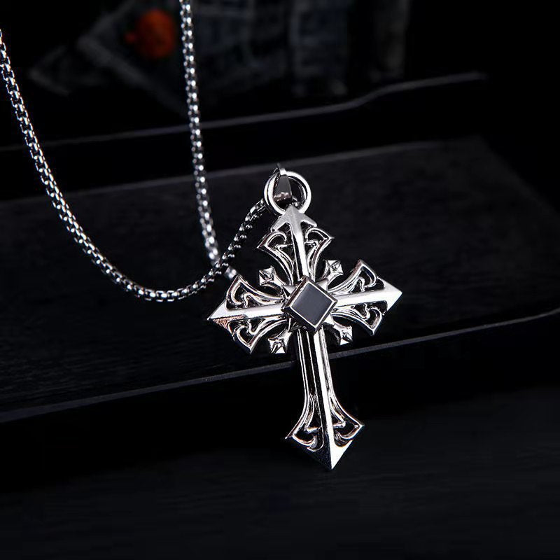 Colar de Diamantes com Cruz Retrô para Homem