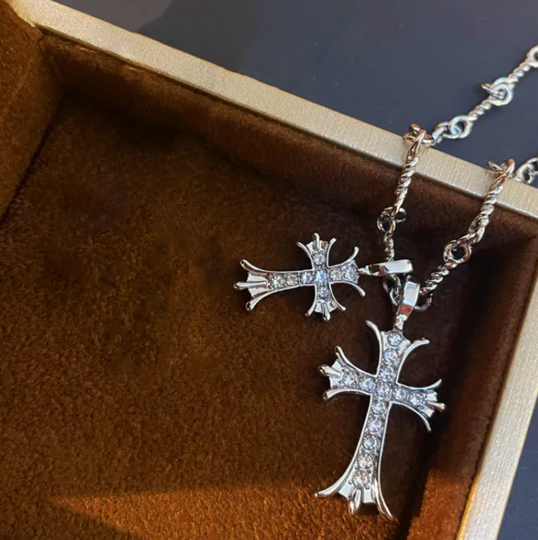 Cross pendant sweater necklace