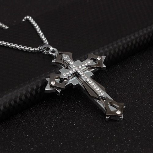 Colar de Diamantes com Cruz Retrô para Homem