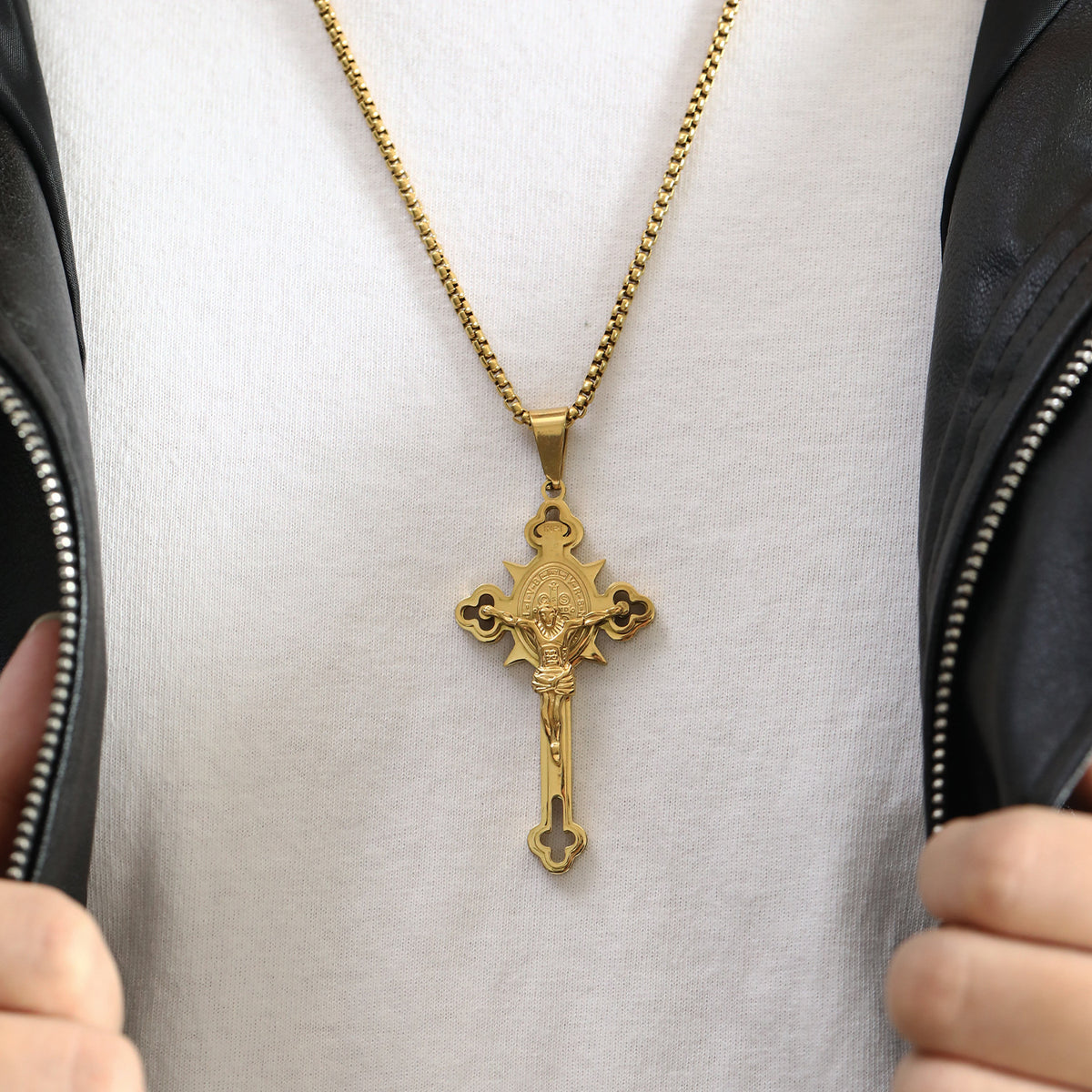 New Retro Cross Pendant Necklace for Men in Titanium Steel