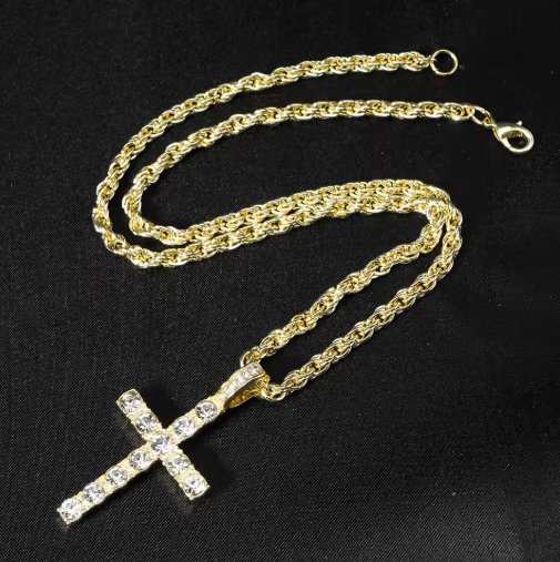 Colar com Pendente de Cruz de Zircónio