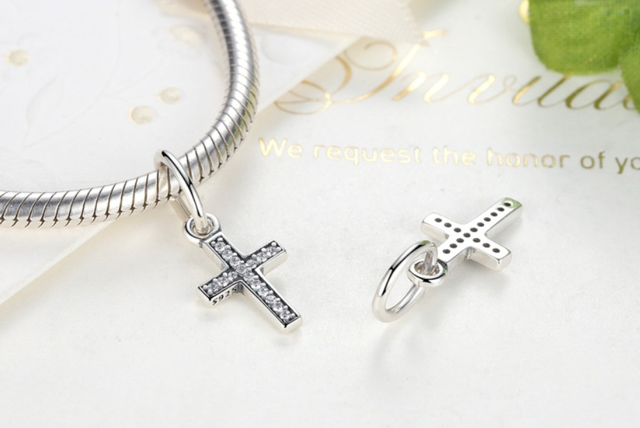 Zircon cross pendant necklace